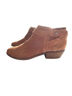 Dolce Vita Tan Ankle Booties Suede Side Zip Stacked Heel Tivon Perforated  9.5